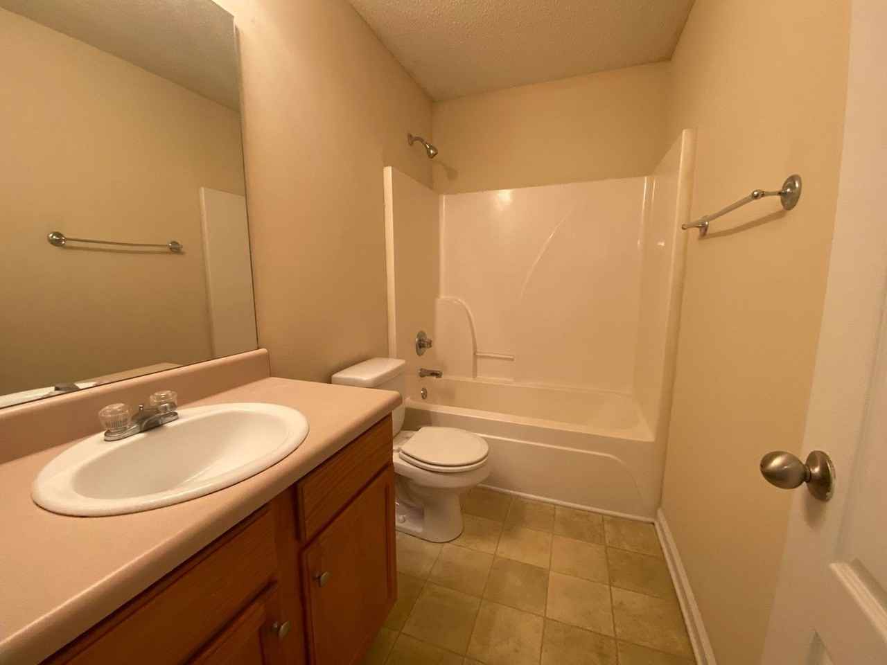 354 Bridgewater Cir - Photo 5 of 16