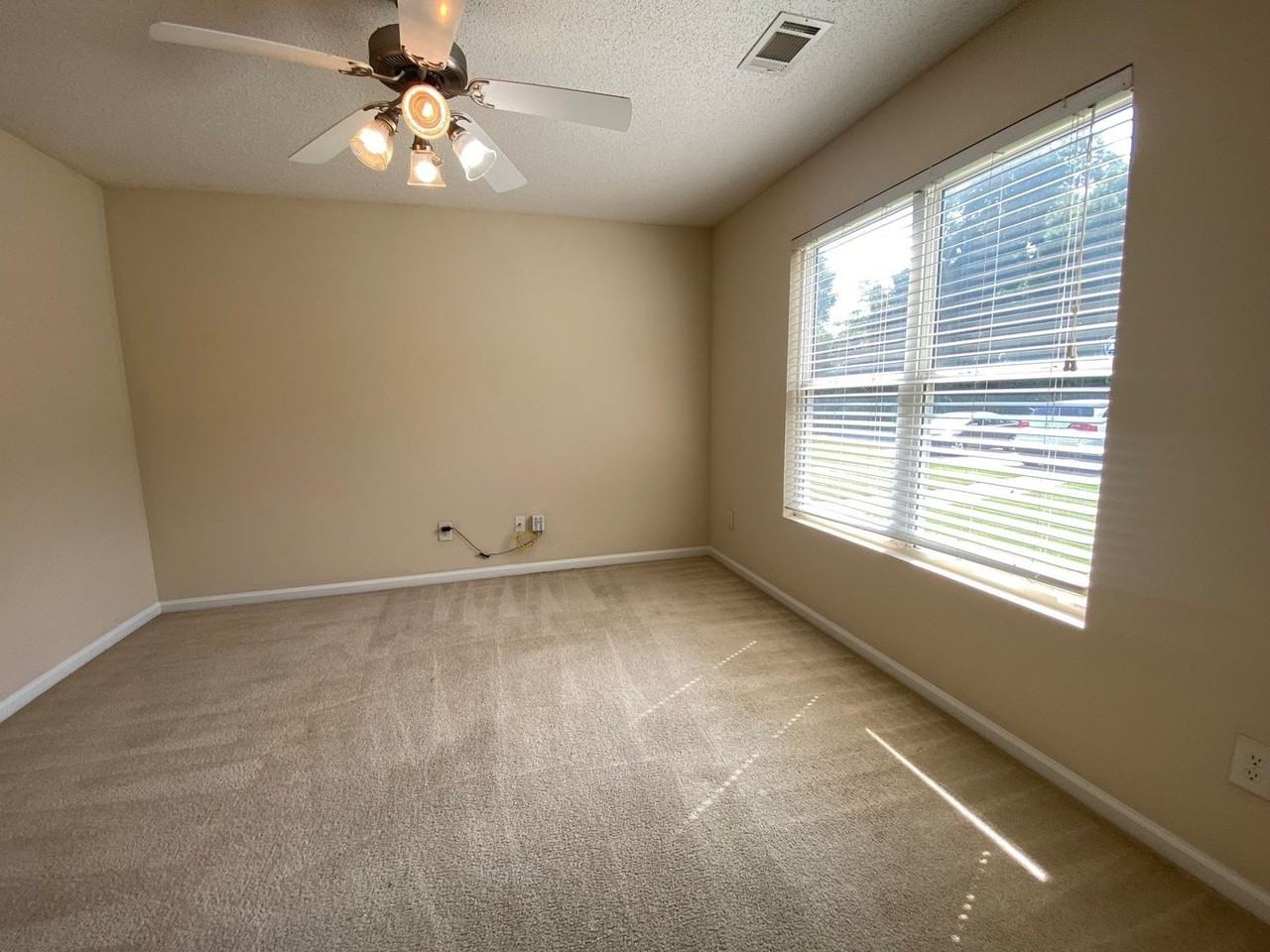 354 Bridgewater Cir - Photo 7 of 16