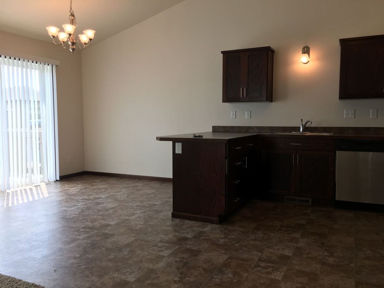 931 30th Avenue West - Photo 2 of 9