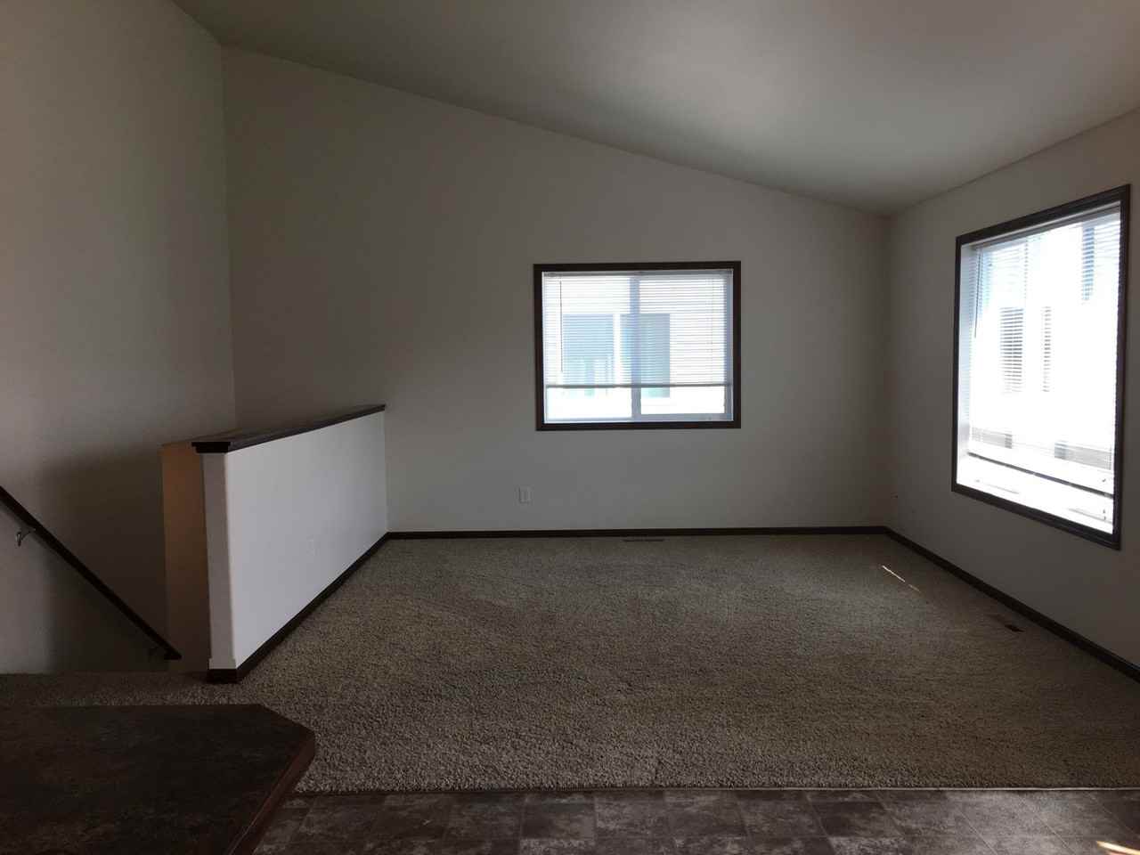 931 30th Avenue West - Photo 4 of 9