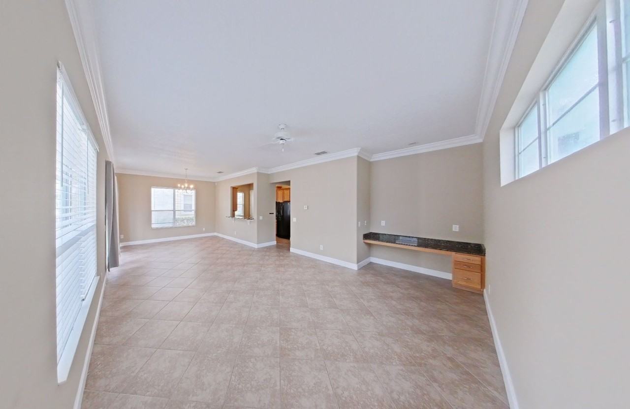 1458 Reunion Blvd - Photo 2 of 14