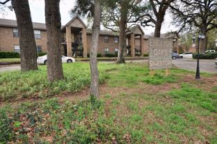 511 W Oak St - Photo 1 of 1