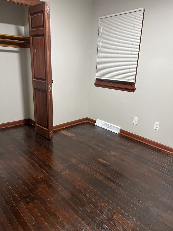 1819 E Perry St - Photo 2 of 9