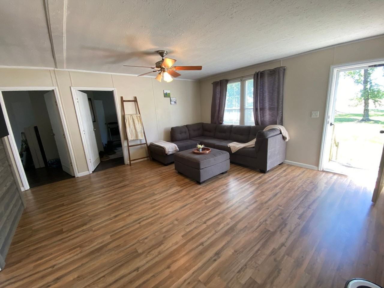 1081 Townsend Rd - Photo 6 of 20