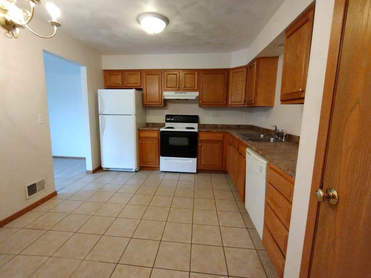 508 Harding St - Photo 2 of 19