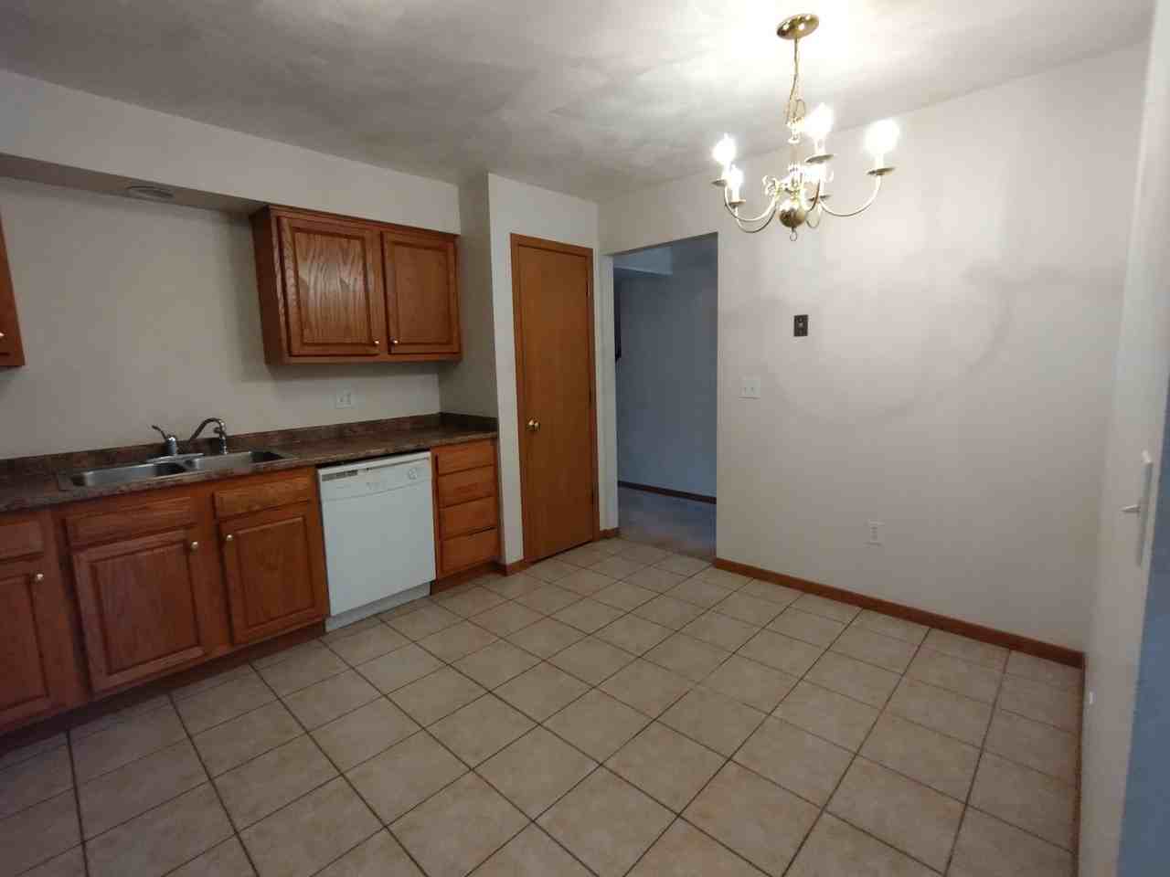 508 Harding St - Photo 3 of 19