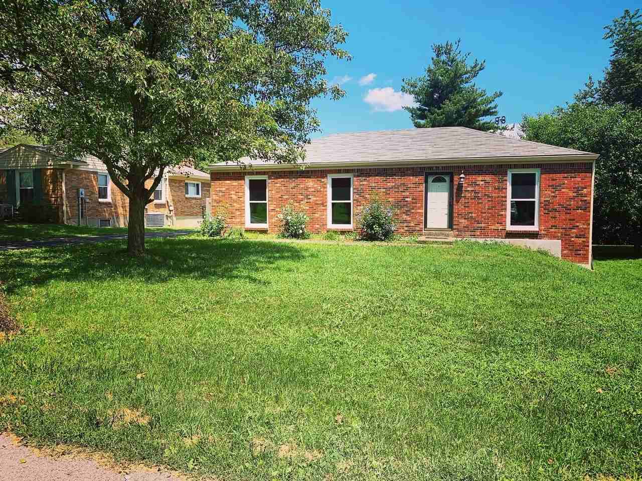 4001 Riveroaks Cir - Photo 2 of 28