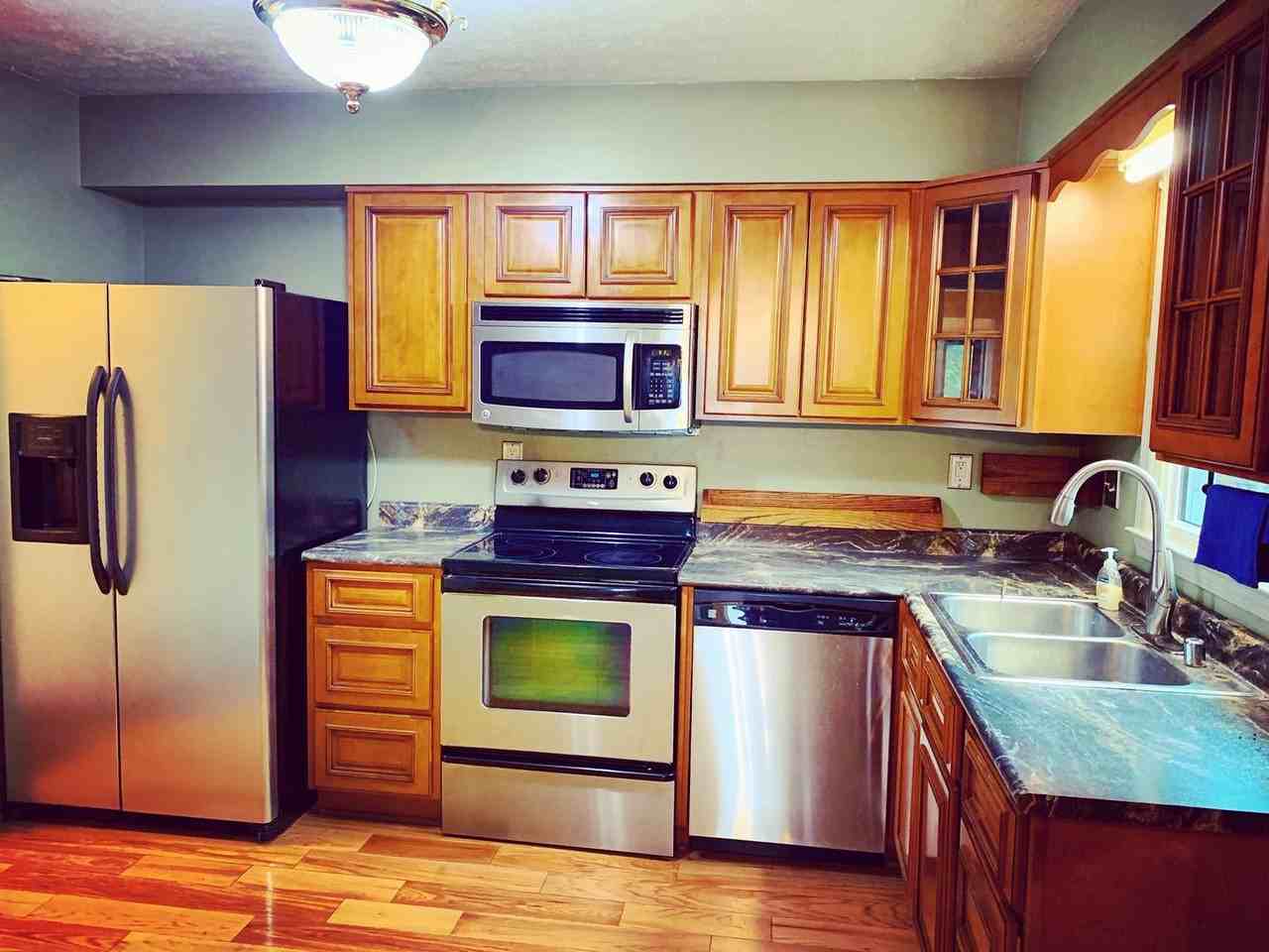 4001 Riveroaks Cir - Photo 7 of 28