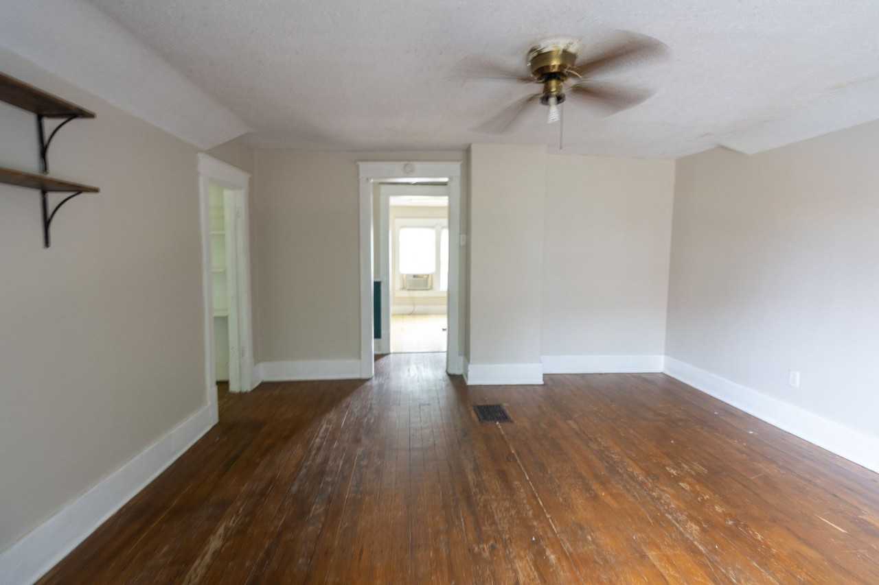 703 Hickman Ave - Photo 2 of 5