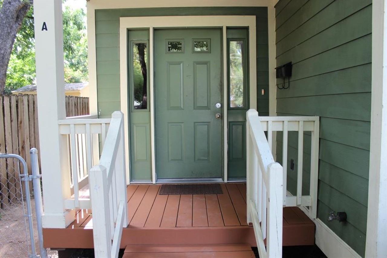 4517 Speedway - Photo 3 of 23