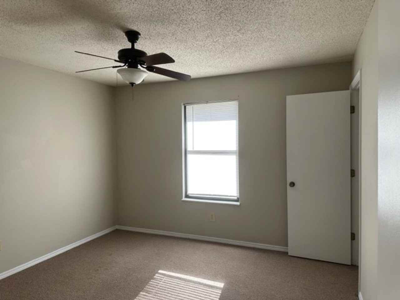 622 Trojan Dr - Photo 3 of 15