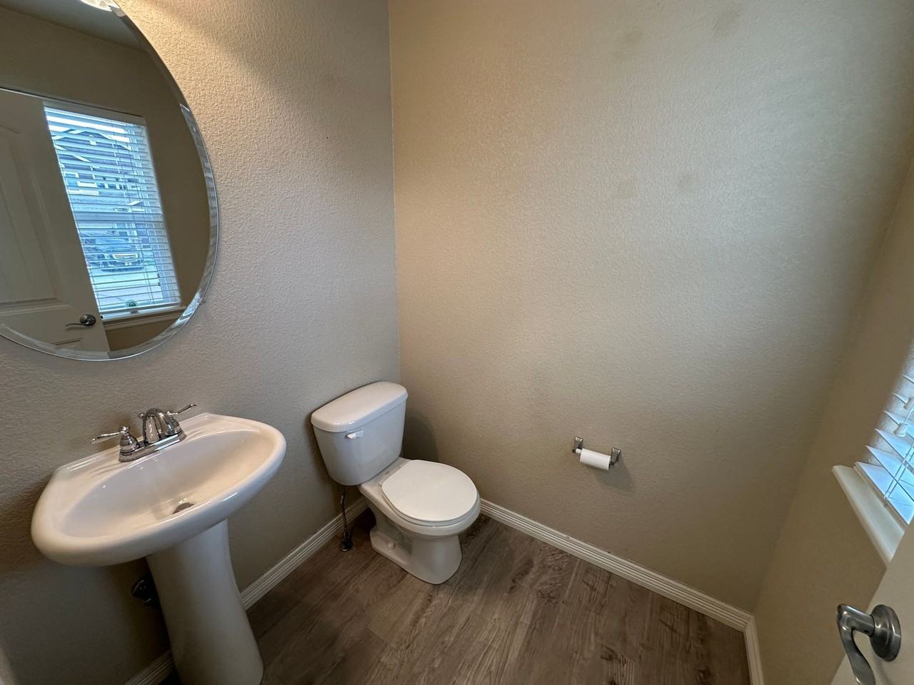 8043 Pinfeather Dr - Photo 2 of 16