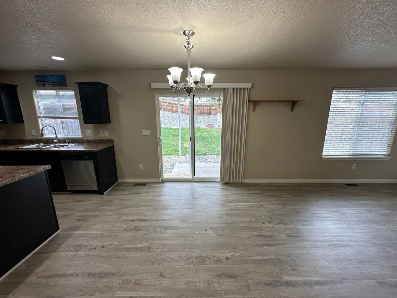 8043 Pinfeather Dr - Photo 4 of 16