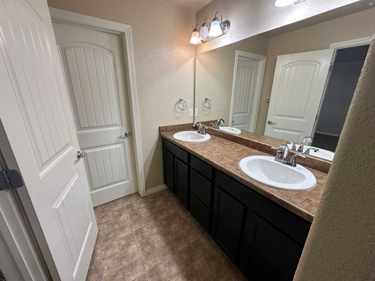 8043 Pinfeather Dr - Photo 7 of 16