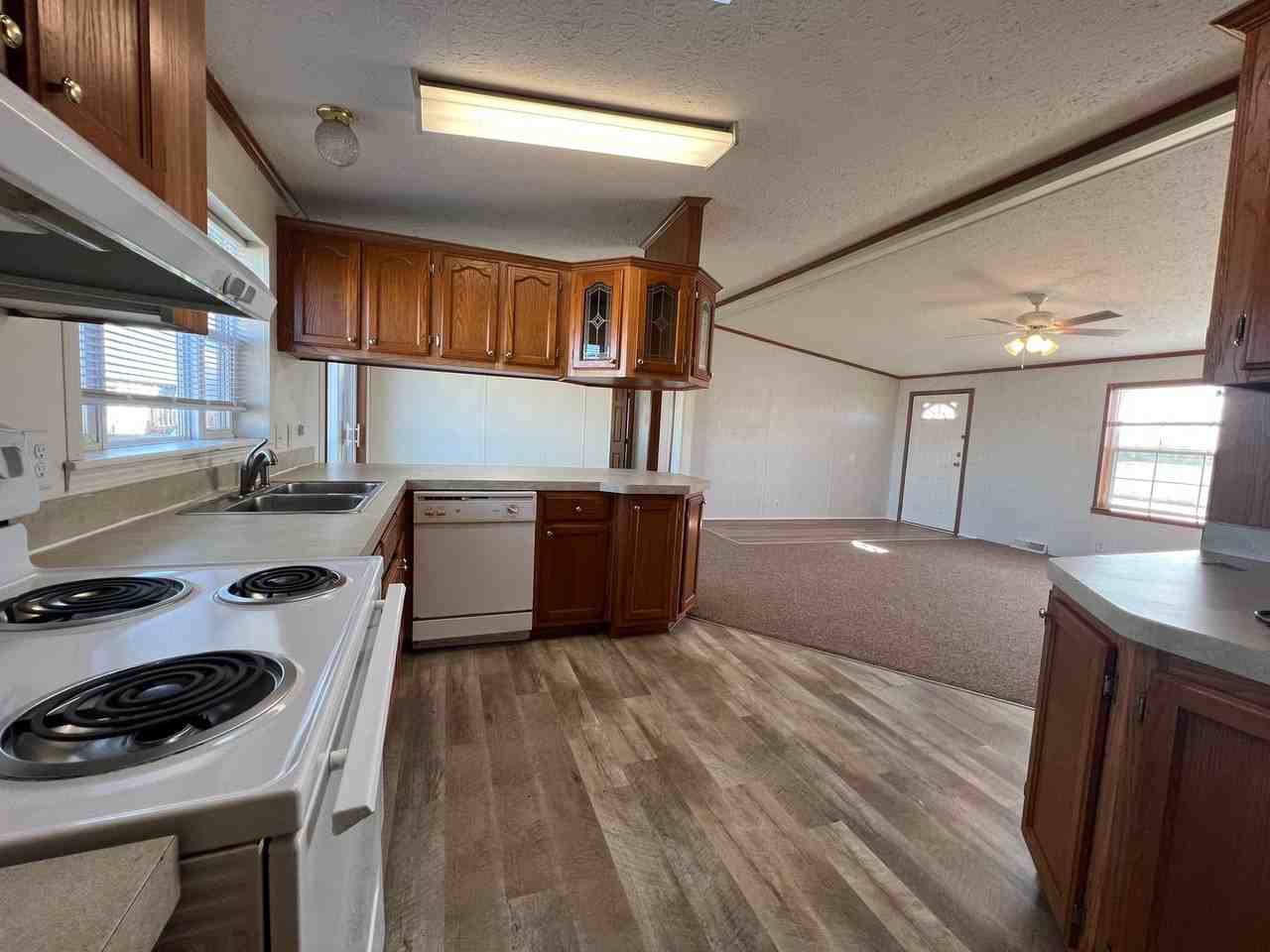 12939 Bingham St - Photo 3 of 24