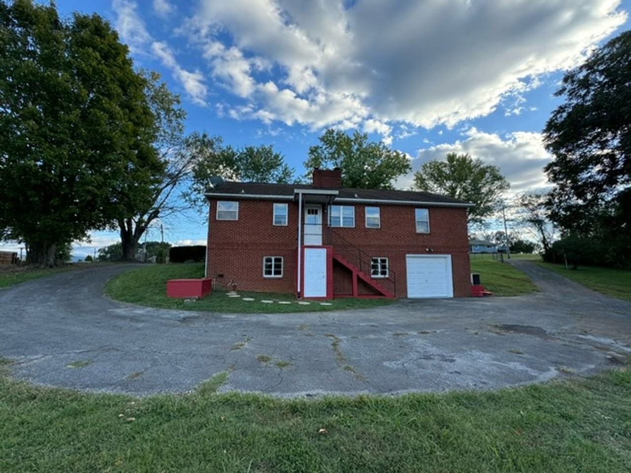 2601 Sevierville Rd - Photo 2 of 23