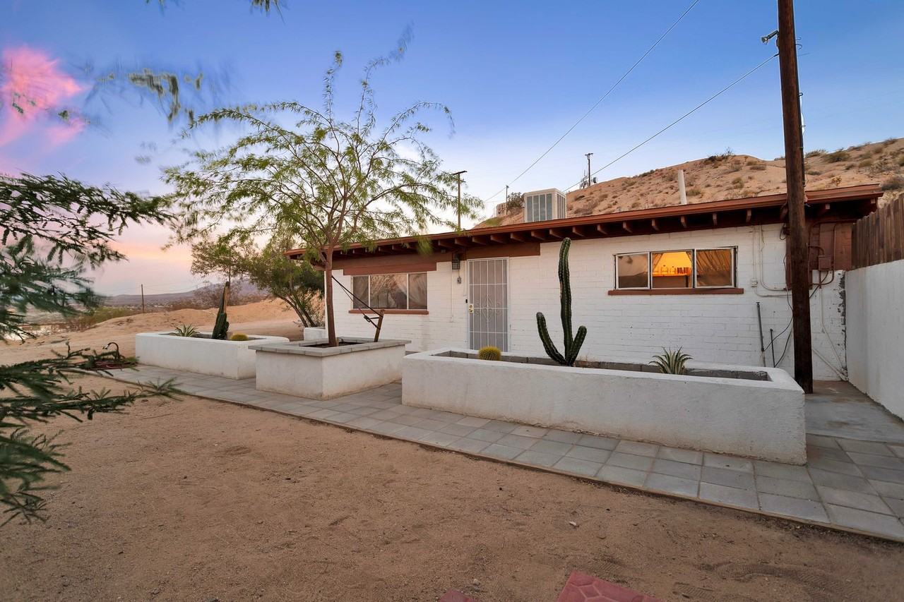 73145 29 Palms Hwy #B - Photo 2 of 16