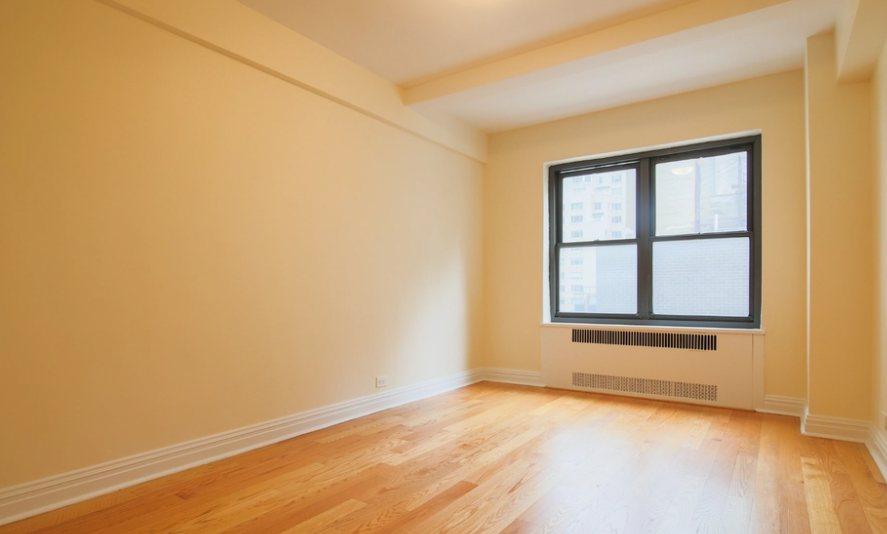 143 E 56th St #12B - Photo 6 of 8