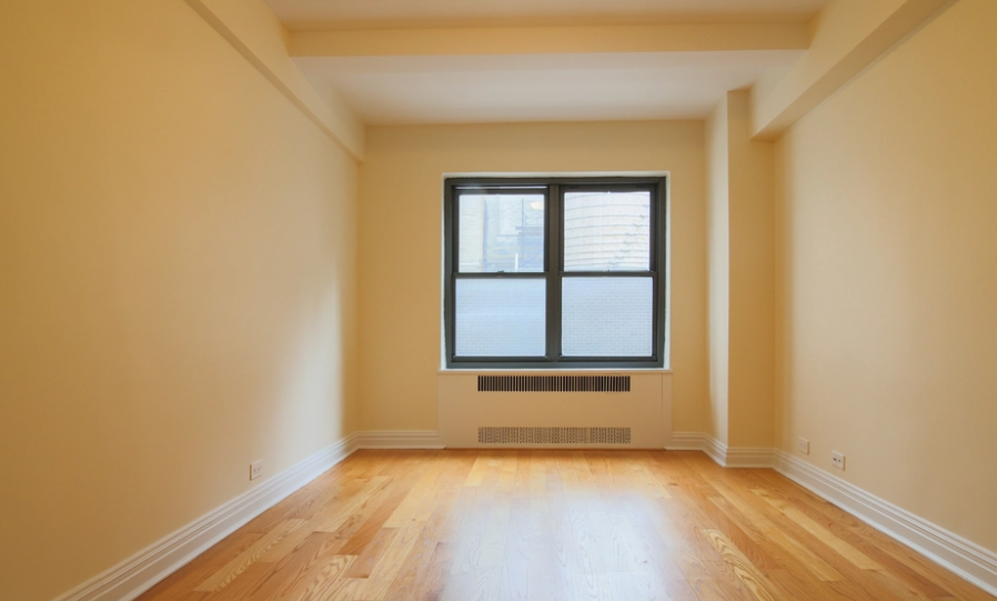 143 E 56th St #12B - Photo 7 of 8