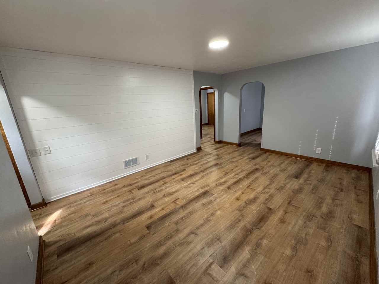 937 Clarence Ct #NA - Photo 3 of 20