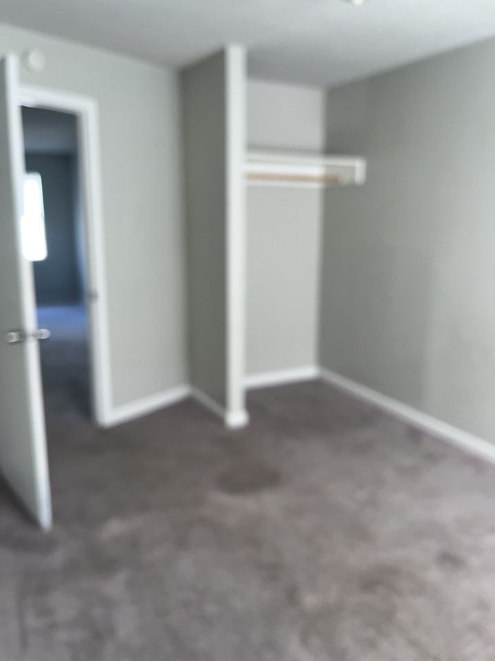 6411 S Newport Ave #D - Photo 5 of 6