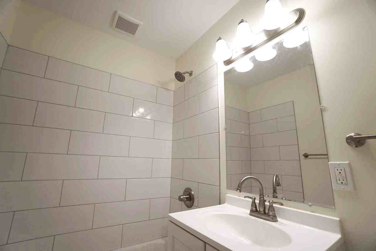 214 Place Apartments - Photo 6 of 50