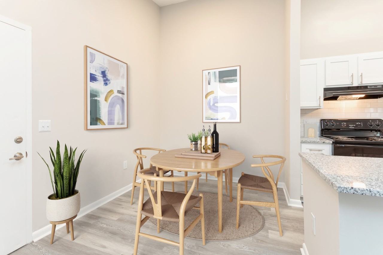 The Hampton - Photo 5 of 20