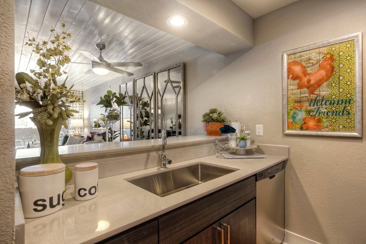 The Icon on Central - Photo 6 of 29