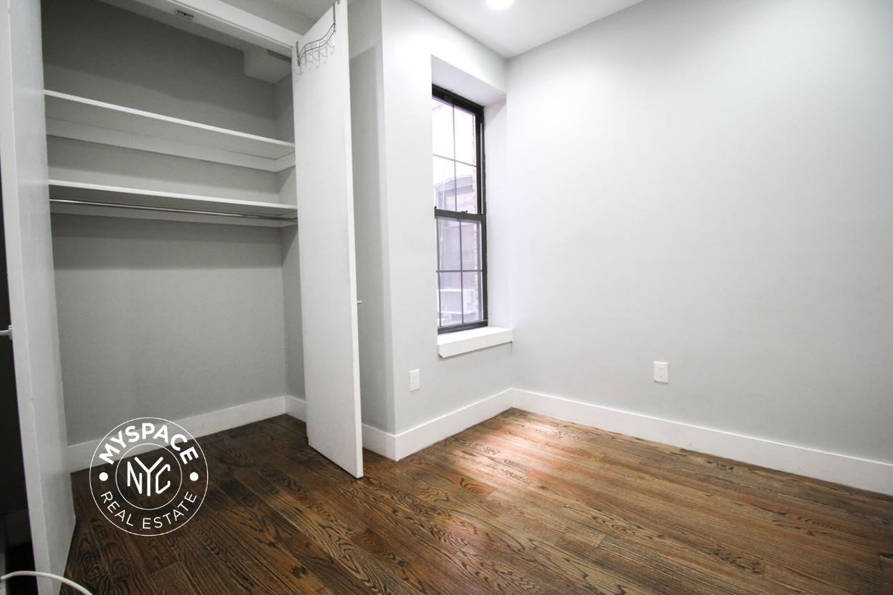 1719 Gates Ave #1L - Photo 4 of 12