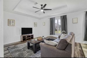 featured image of 1425 Ola St