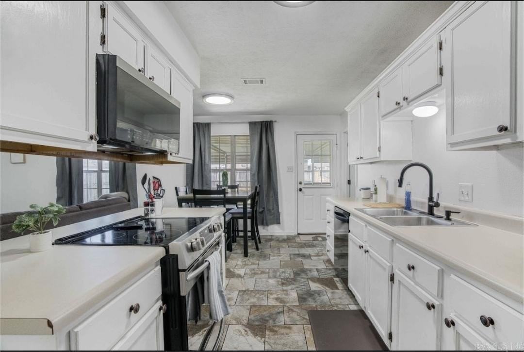 1425 Ola St - Photo 4 of 14