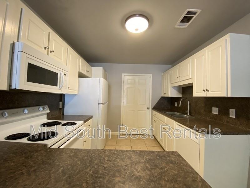 308 Clint Rd #B - Photo 3 of 8