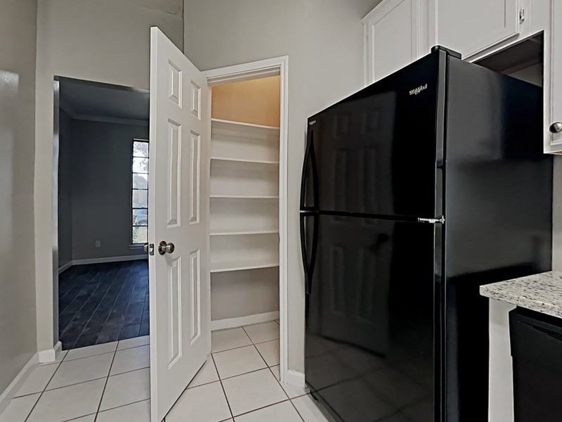 16102 Cutten Rd - Photo 7 of 28