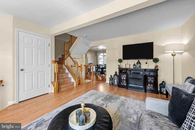 22 E Christina Pl - Photo 3 of 23