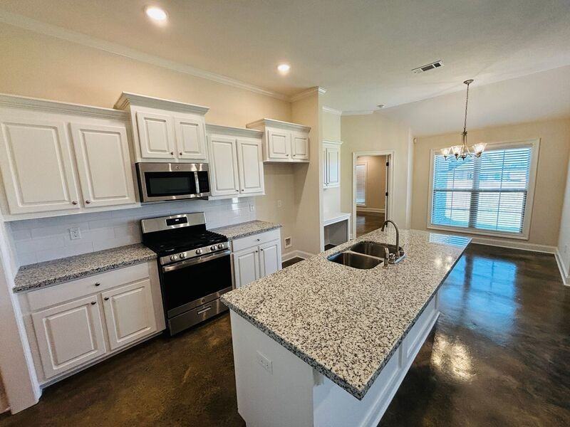 224 Hemingway Cir - Photo 2 of 18