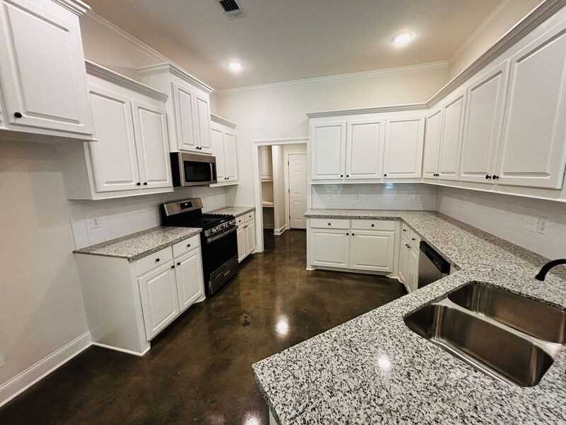 217 Hemingway Cir - Photo 2 of 23