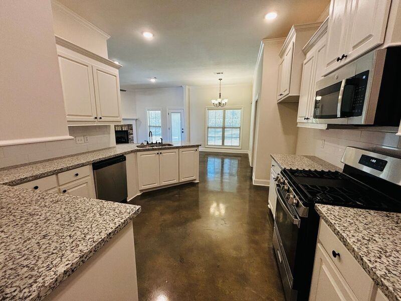 217 Hemingway Cir - Photo 3 of 23