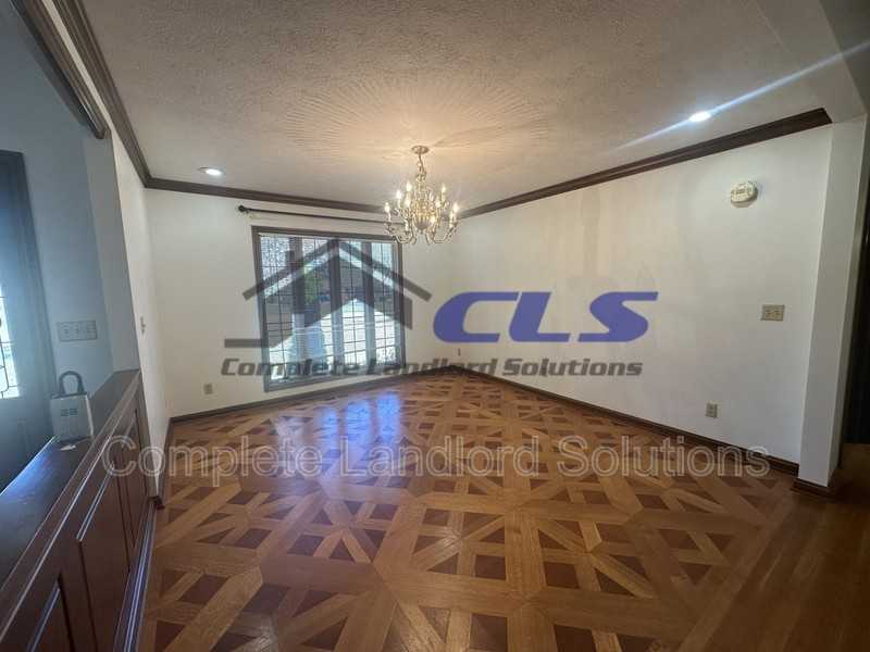 7301 Augusta Ct - Photo 3 of 15