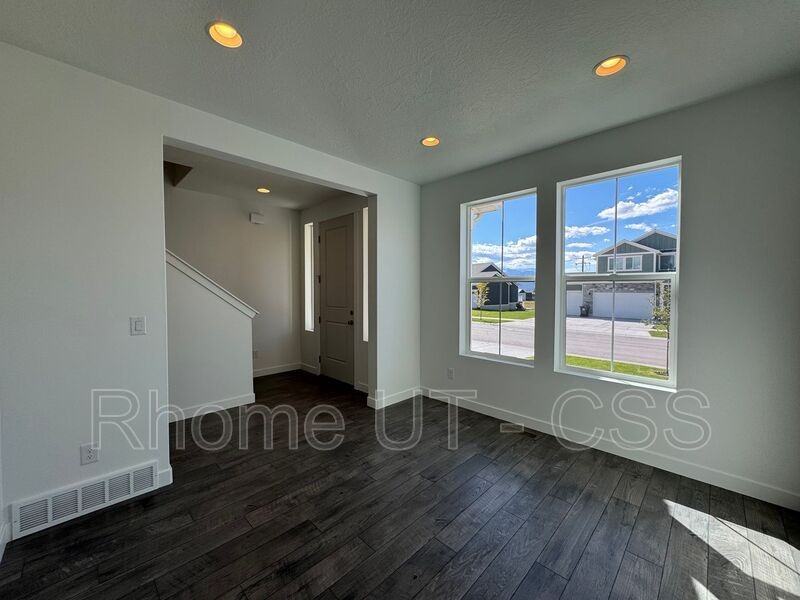 875 S Tower Mill Ln - Photo 2 of 25