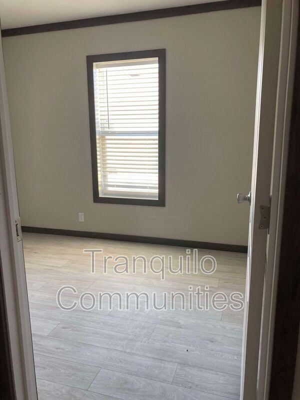 252 Caroline Ln - Photo 2 of 9