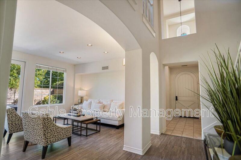 26155 Lone Rock Ct - Photo 7 of 31