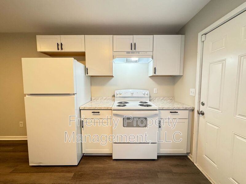 1050 File St - Photo 4 of 11