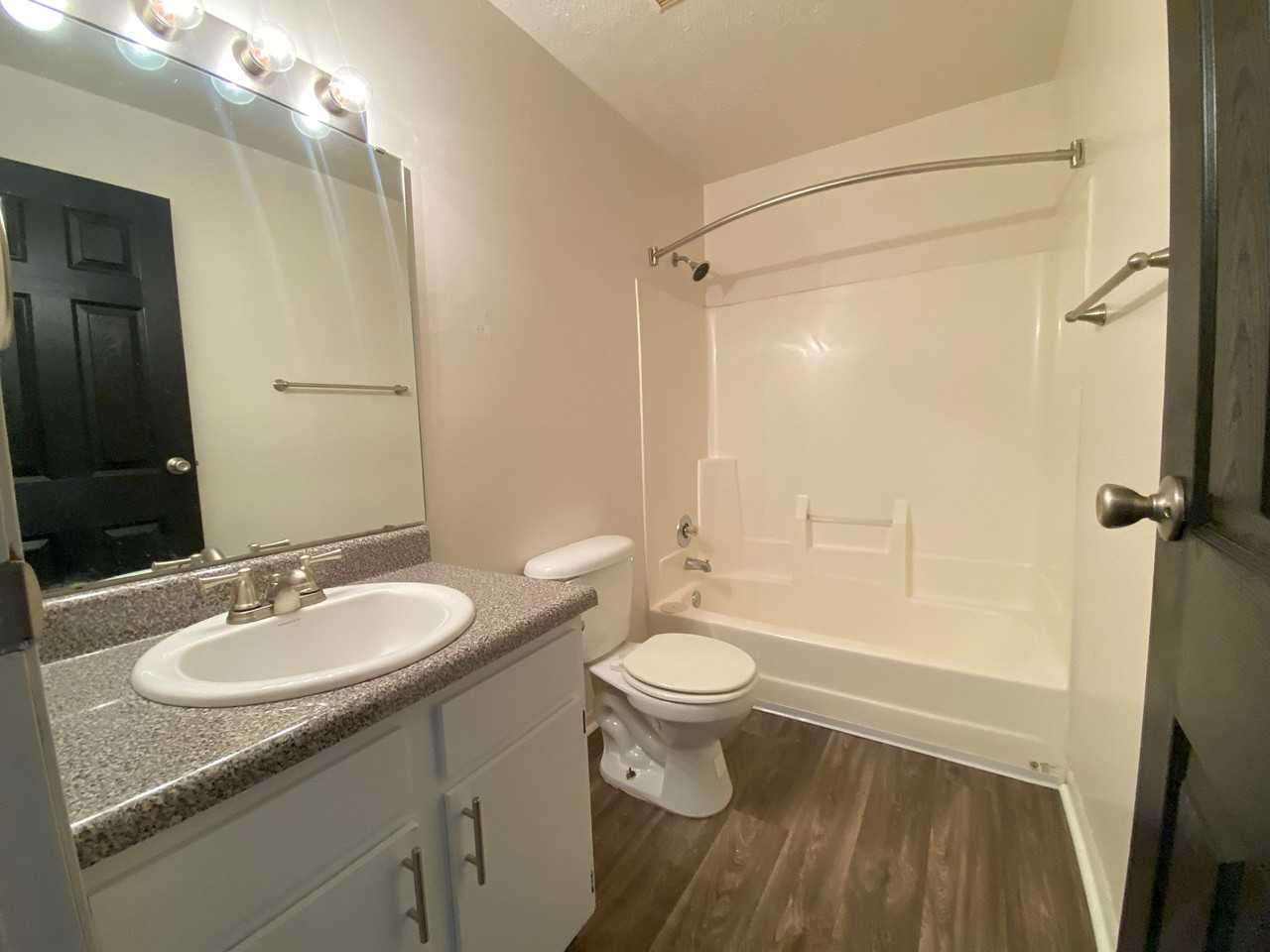 Shoshone Apartments - Photo 7 of 10