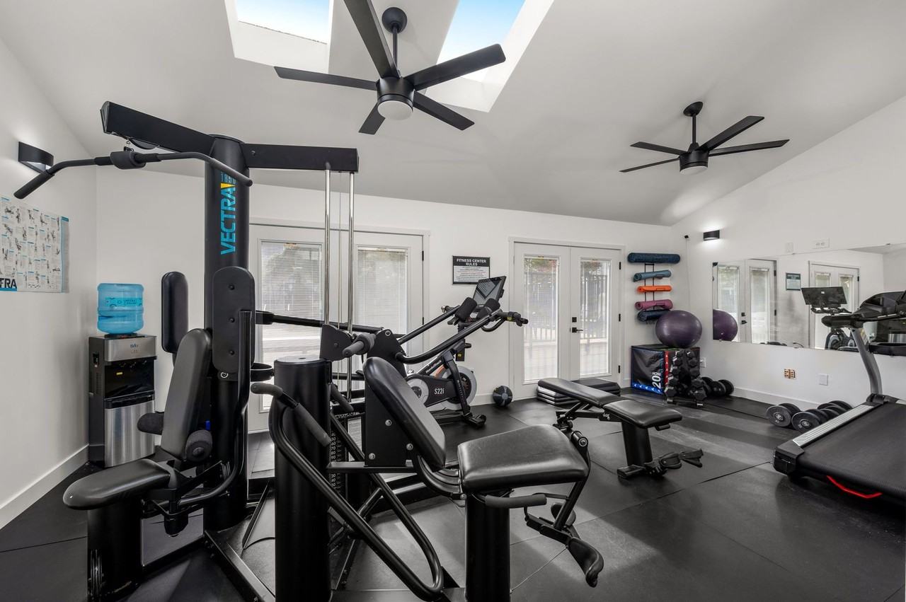 Everett Cove - Photo 2 of 40