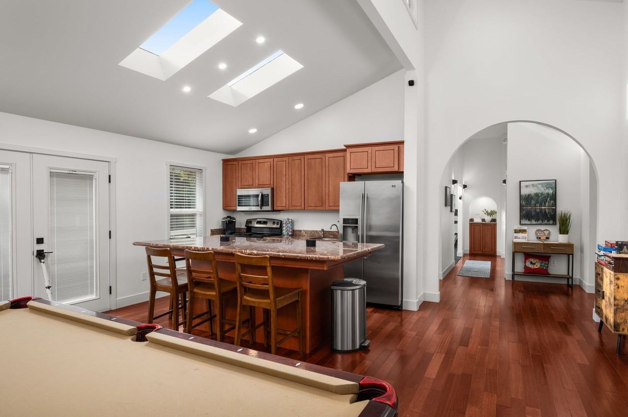 Everett Cove - Photo 5 of 40