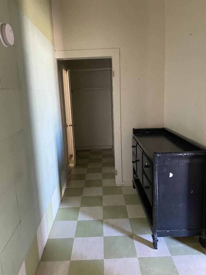 176 West Airline Highway - Photo 4 of 36