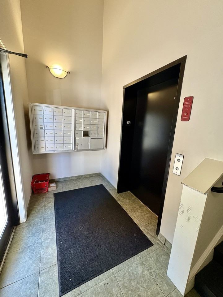 388 Shelburne Road - Photo 2 of 3