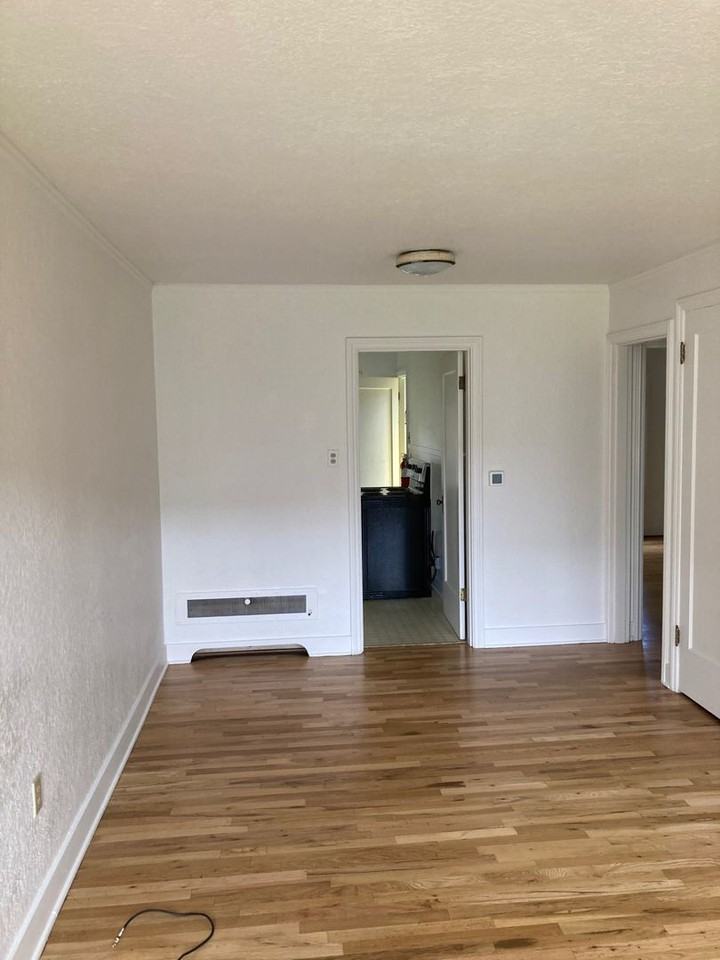 1087 E 19th Ave - Photo 5 of 16