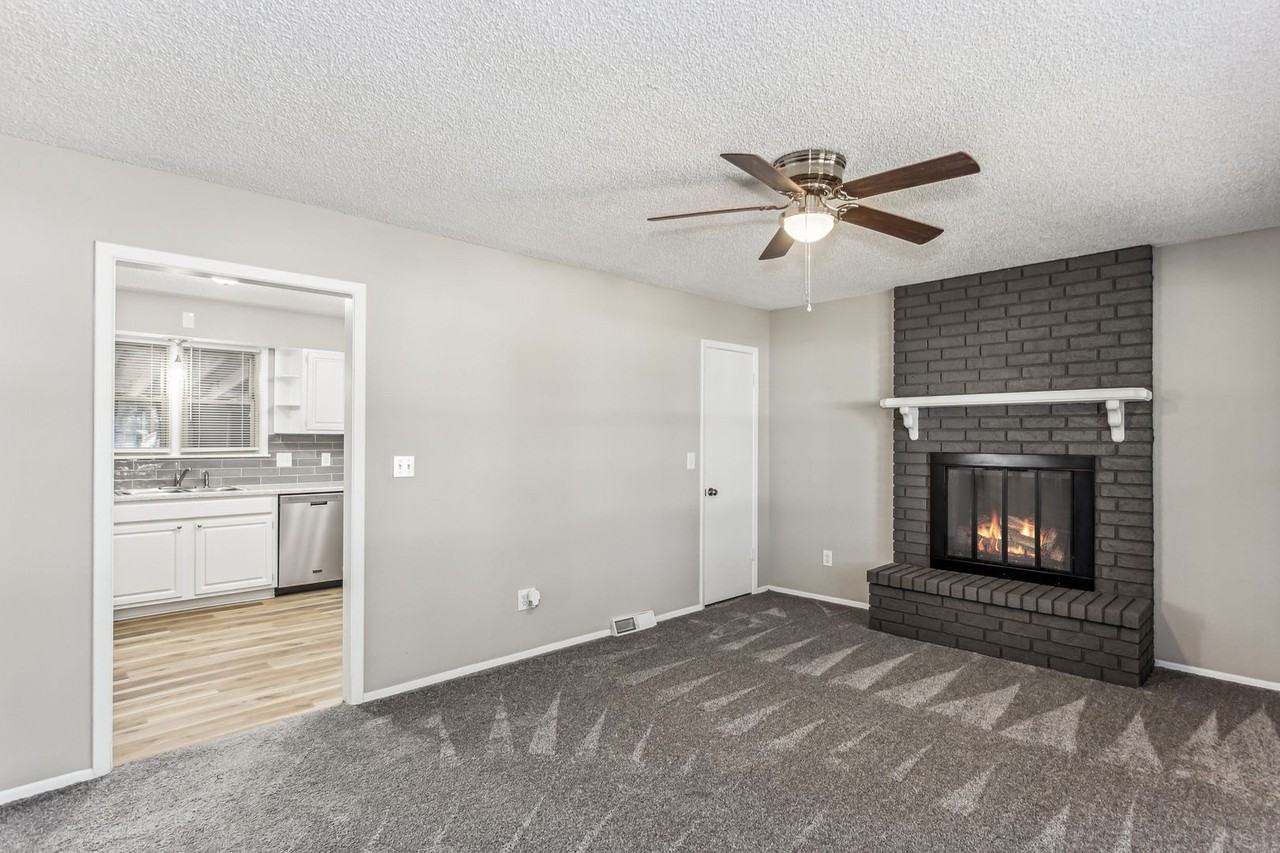 3141 South Knight Circle - Photo 4 of 19