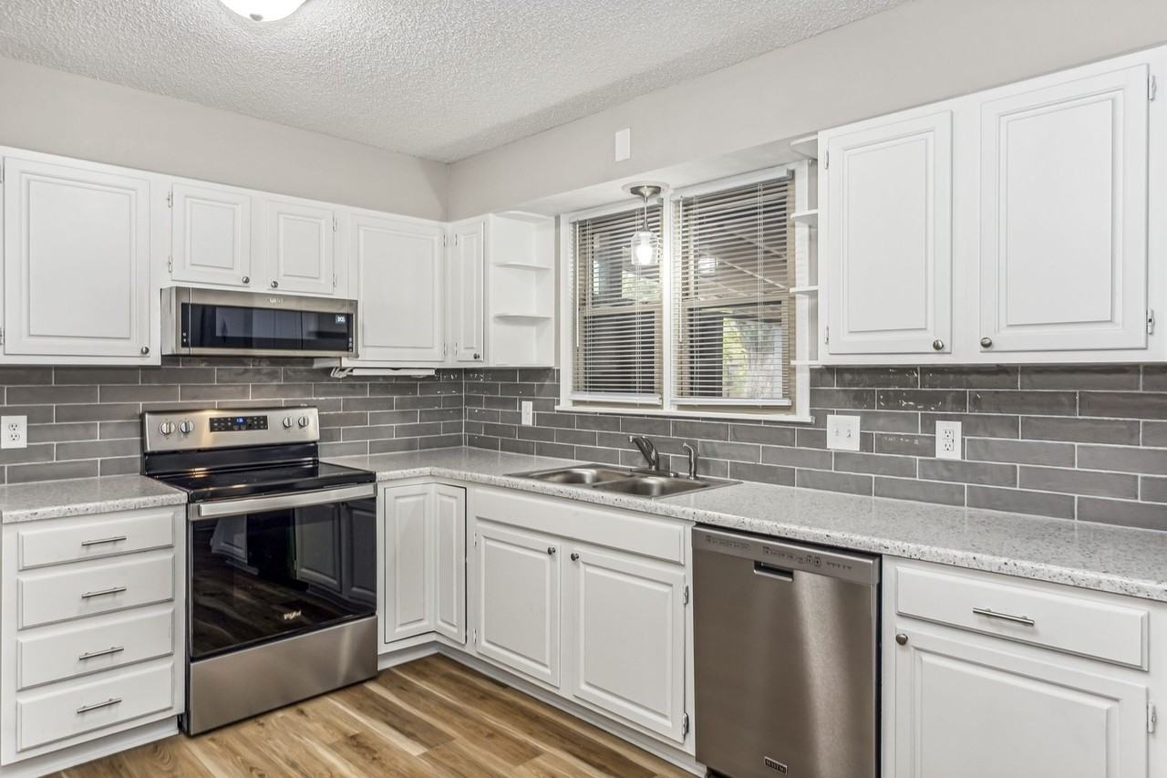 3141 South Knight Circle - Photo 5 of 19